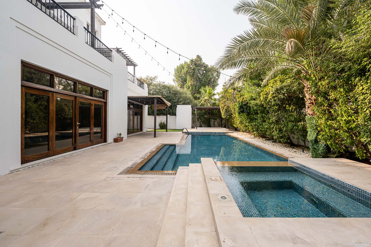 7 Bedrooms Villa in Jasmine Leaf 7