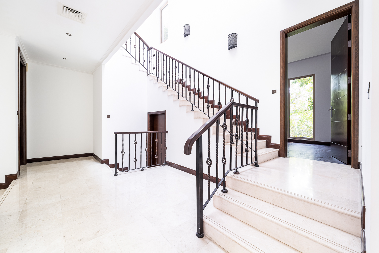 7 Bedrooms Villa in Jasmine Leaf 7