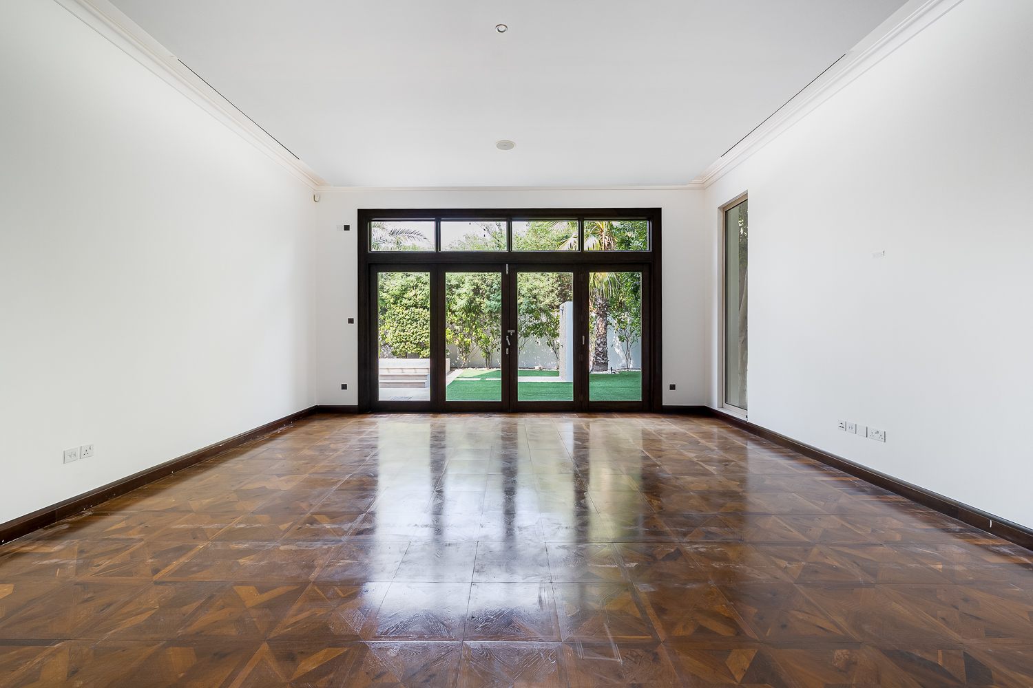 7 Bedrooms Villa in Jasmine Leaf 7