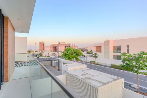 5 Bedrooms Villa in The Dunes