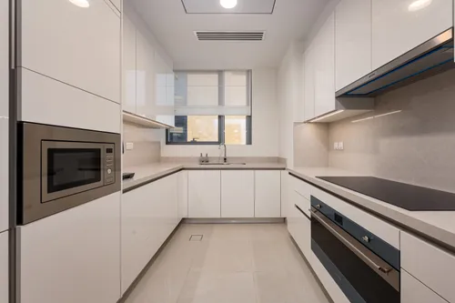 3 Bedrooms Apartment in Canal Front Residence 6