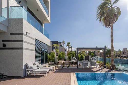 8 Bedrooms Villa in Garden Homes Frond G