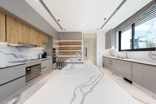 8 Bedrooms Villa in Garden Homes Frond G