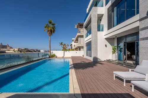 8 Bedrooms Villa in Garden Homes Frond G