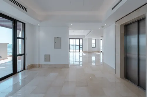 4 Bedrooms Apartment in Shore