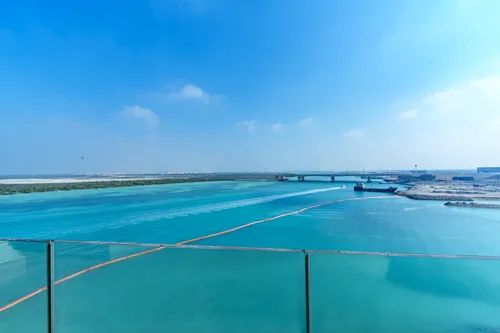 4 Bedrooms Apartment in Shore