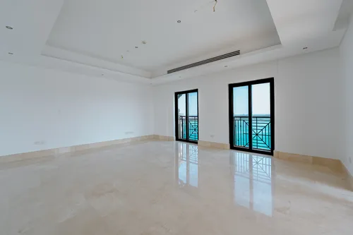 4 Bedrooms Apartment in Shore