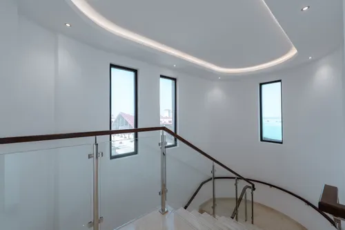4 Bedrooms Apartment in Shore