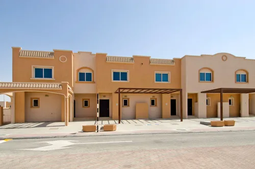 5 Bedrooms Townhouse in Mediterranean Style
