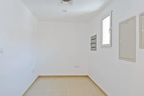 5 Bedrooms Townhouse in Mediterranean Style