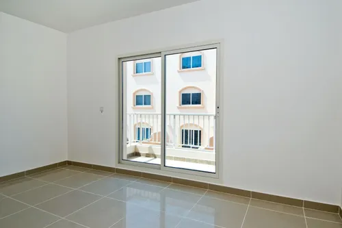 5 Bedrooms Townhouse in Mediterranean Style
