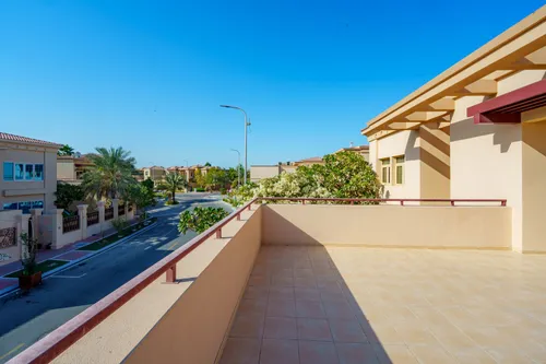 5 Bedrooms Villa in Lailak