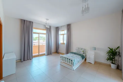 5 Bedrooms Villa in Lailak