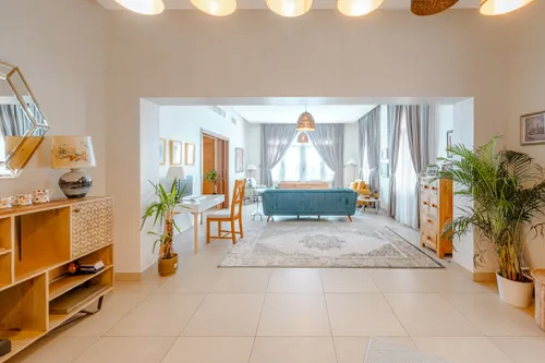 5 Bedrooms Villa in Lailak