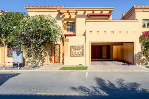 5 Bedrooms Villa in Lailak