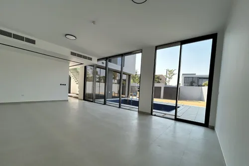 4 Bedrooms Villa in Robinia
