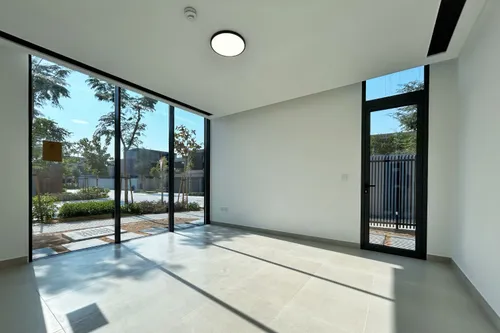 4 Bedrooms Villa in Robinia