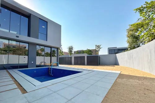 4 Bedrooms Villa in Robinia