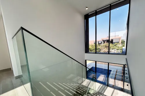 4 Bedrooms Villa in Robinia