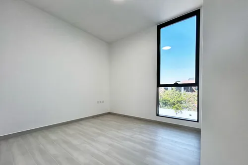 4 Bedrooms Villa in Robinia