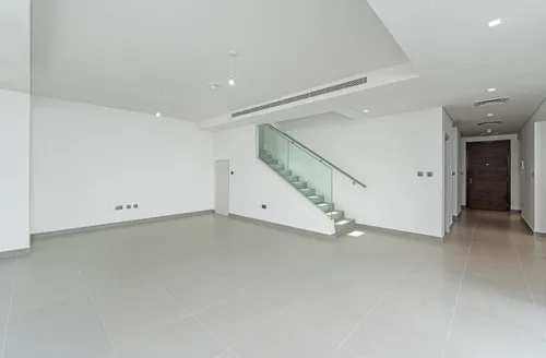 5 Bedrooms Villa in Noya Luma
