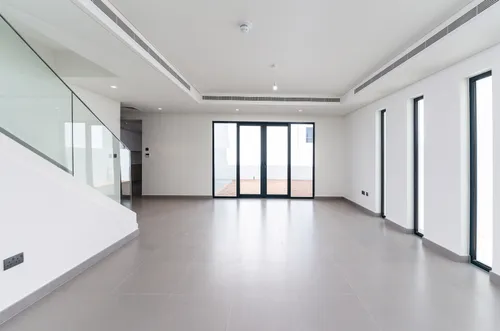 5 Bedrooms Villa in Noya Luma