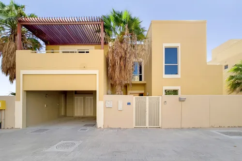 4 Bedrooms Villa in Al Tharwaniyah Community