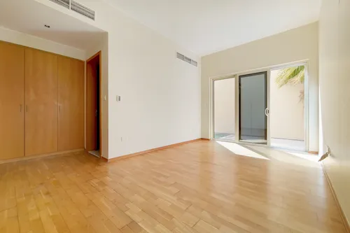4 Bedrooms Villa in Al Tharwaniyah Community