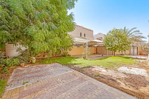 6 Bedrooms Villa in Khalifa City A Villas
