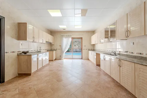 6 Bedrooms Villa in Khalifa City A Villas