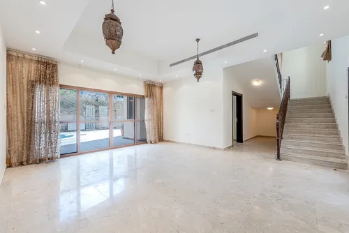 6 Bedrooms Villa in Khalifa City A Villas