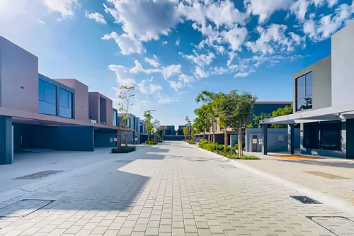 4 Bedrooms Townhouse in Robinia