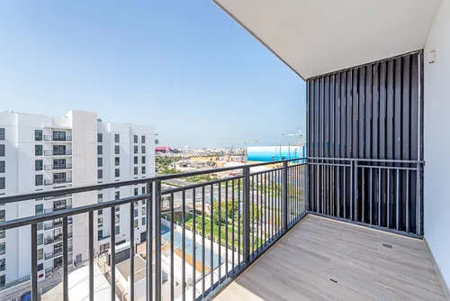 3 Bedrooms Apartment in Waters Edge