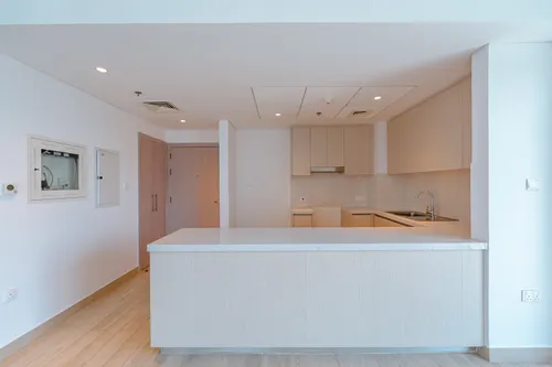 3 Bedrooms Apartment in Waters Edge