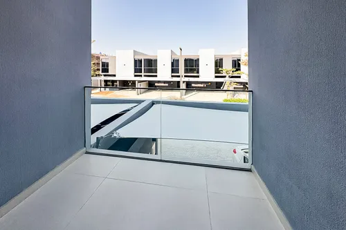 3 Bedrooms Townhouse in Robinia