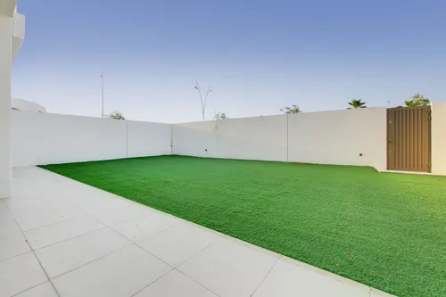 4 Bedrooms Villa in Redwoods