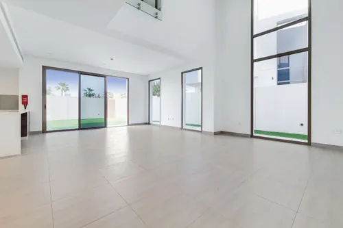 4 Bedrooms Villa in Redwoods