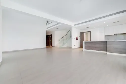 4 Bedrooms Villa in Redwoods