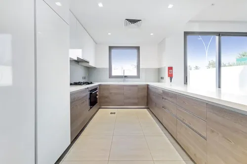 4 Bedrooms Villa in Redwoods