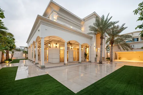 Exquisite Furnishings | Spacious |Ready to Move In