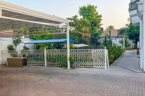5 Bedrooms Villa in Jumeirah 3 Villas