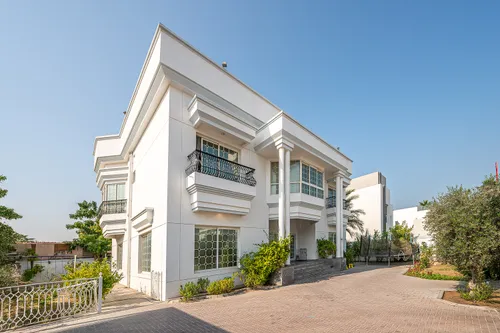 5 Bedrooms Villa in Jumeirah 3 Villas