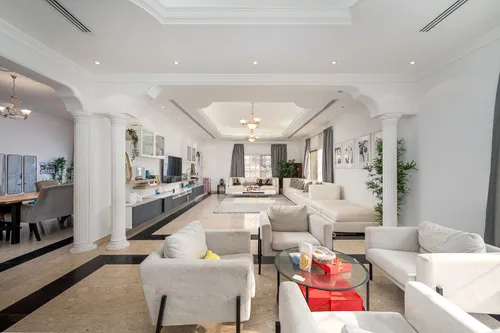 5 Bedrooms Villa in Jumeirah 3 Villas