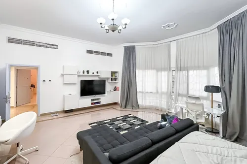 5 Bedrooms Villa in Jumeirah 3 Villas
