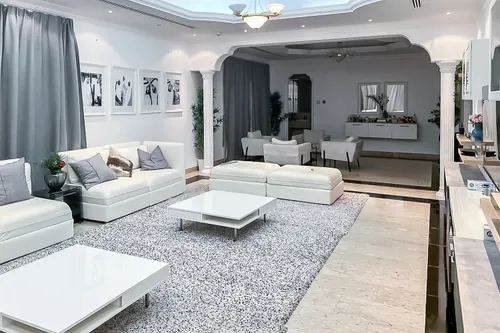 5 Bedrooms Villa in Jumeirah 3 Villas