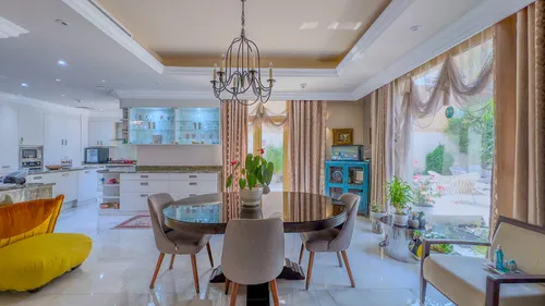 5 Bedrooms Villa in Narjis