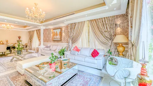 5 Bedrooms Villa in Narjis