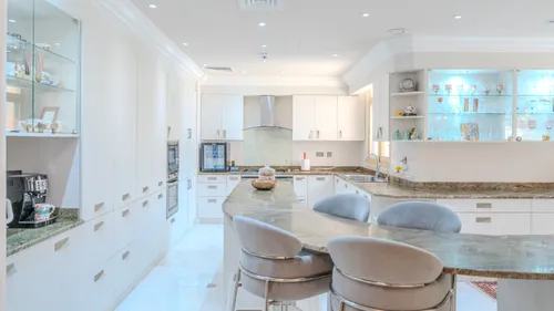 5 Bedrooms Villa in Narjis