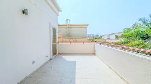 5 Bedrooms Villa in Narjis
