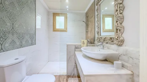 5 Bedrooms Villa in Narjis